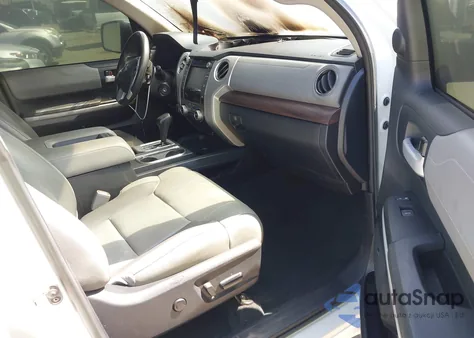 2019 Toyota Tundra Limited 5.7L V8 из США, поврежденный, VIN 5TFHY5F12KX835245